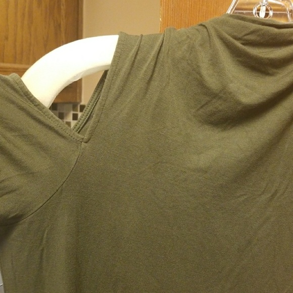 Neiman Marcus top, in green size small - Picture 3 of 3
